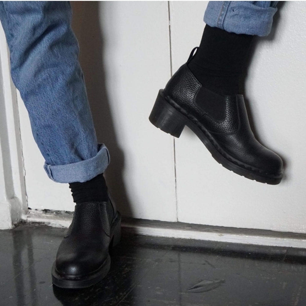 Dr. Martens Cherry Women's Leather 2.25" Chunky Heeled Slip-on Shoes - Size 7